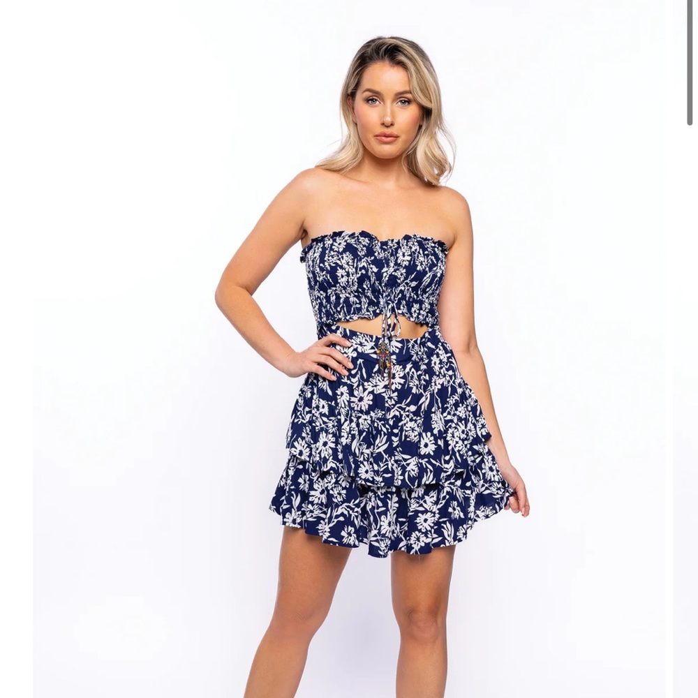 New Open Waist Flowy Dress